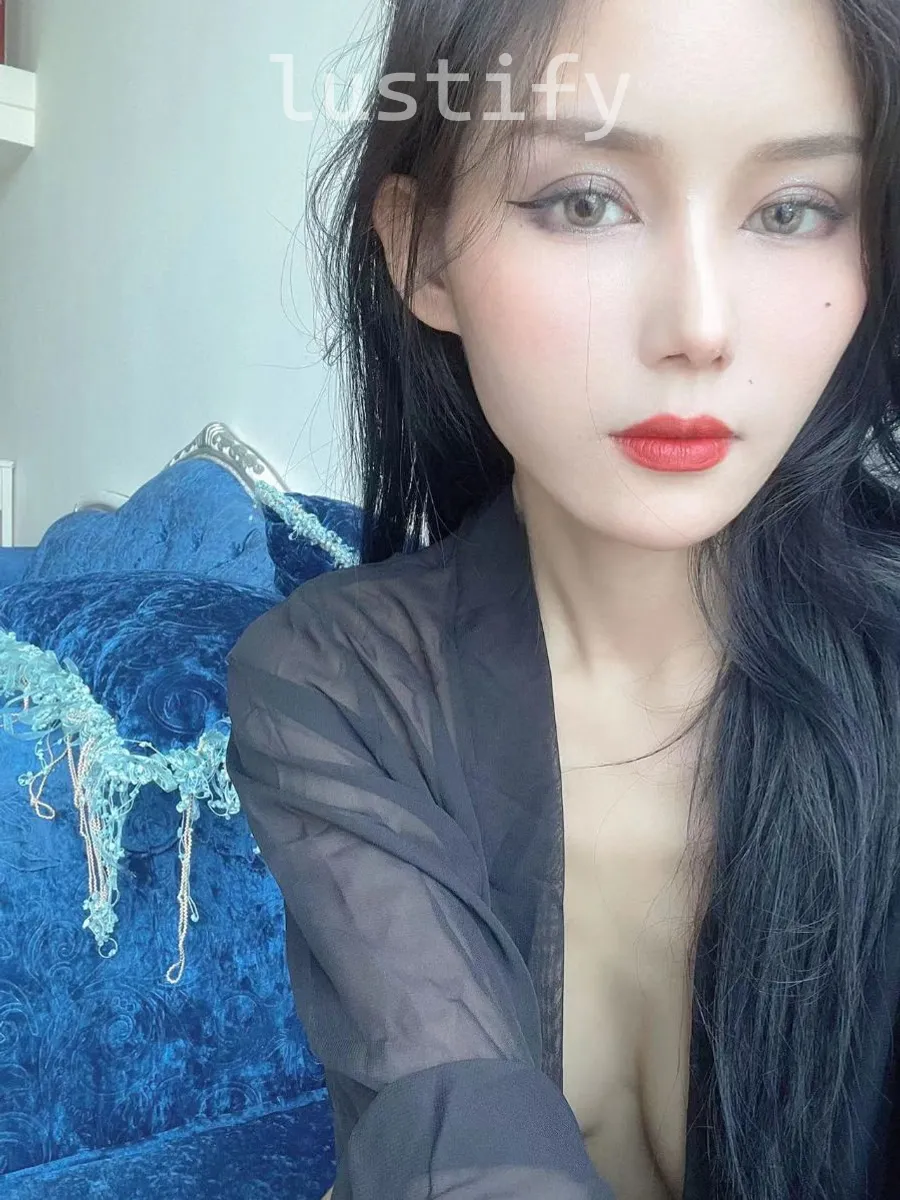 Photo 2 of Tiffany