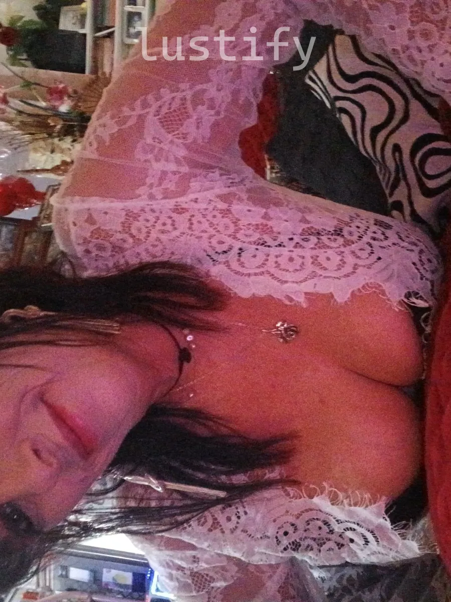 Photo 4 of Anna
