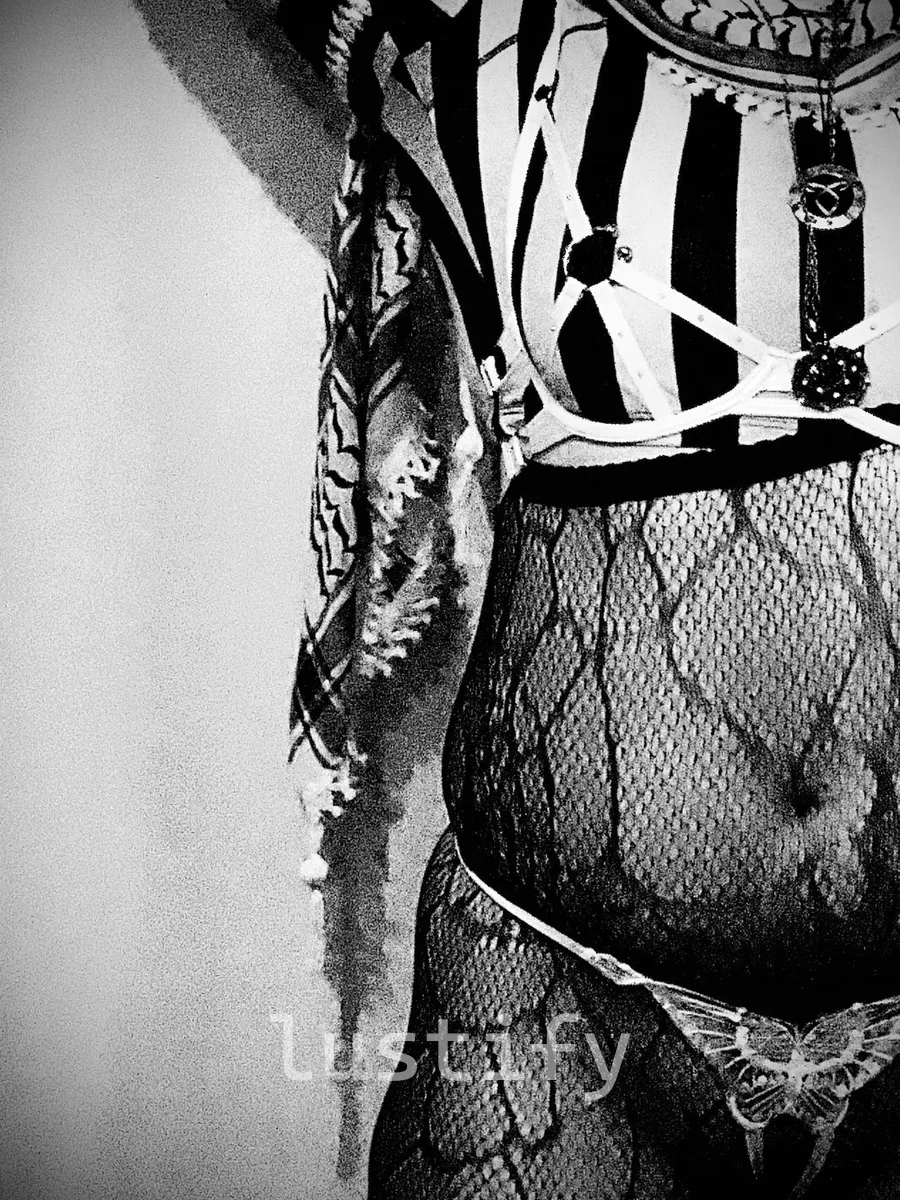Photo 10 of Siren