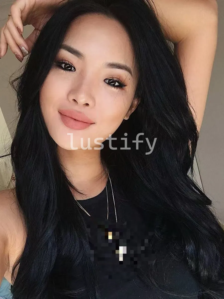 Photo 1 of Lisa