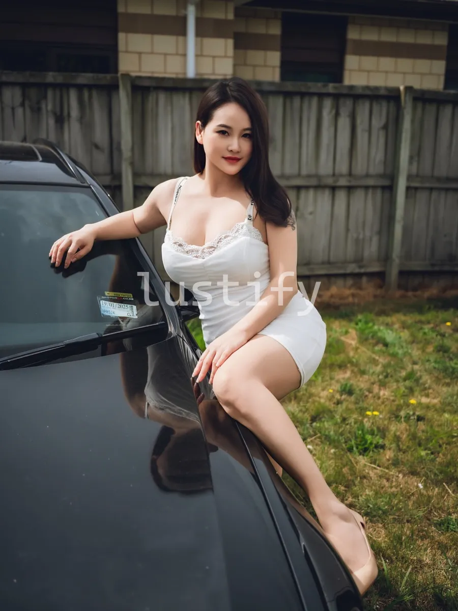 Photo 1 of Lili