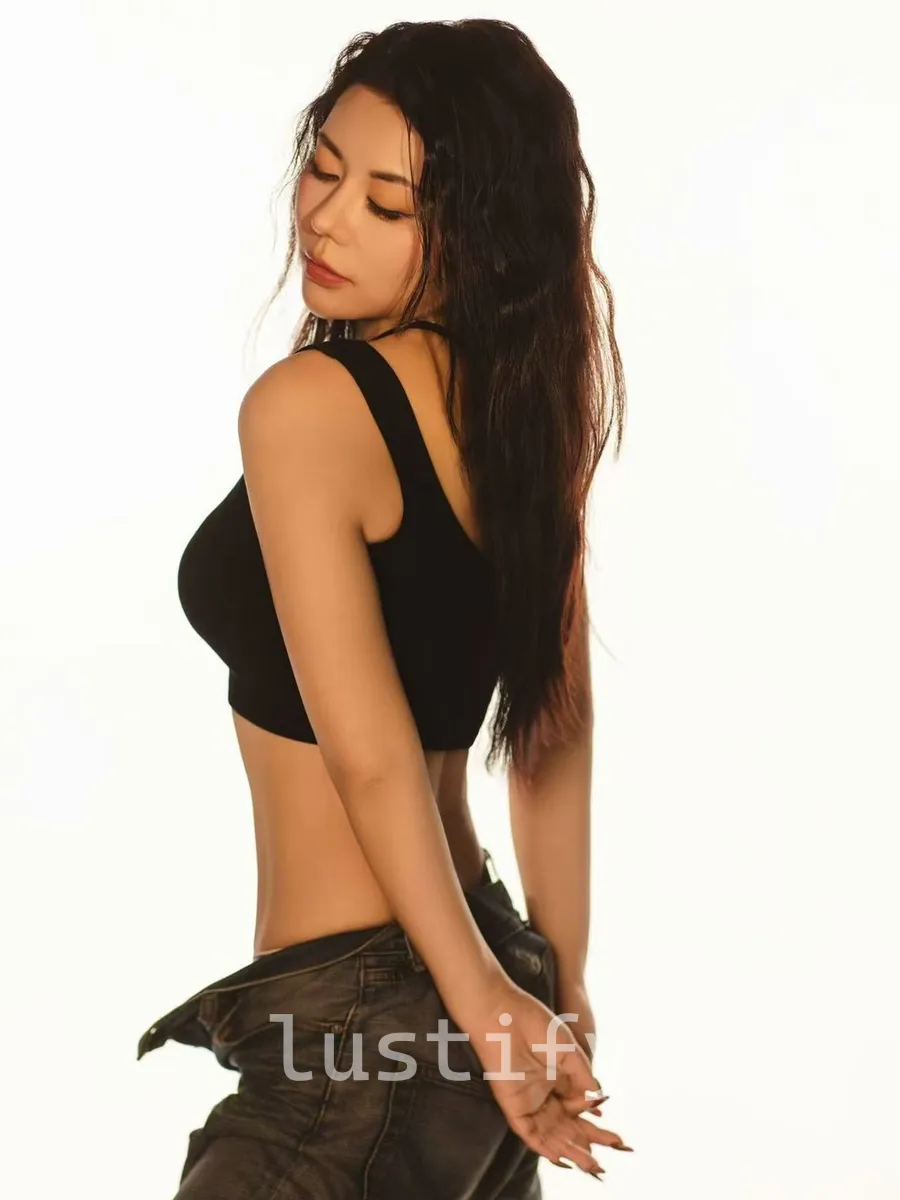 Photo 3 of Brenda