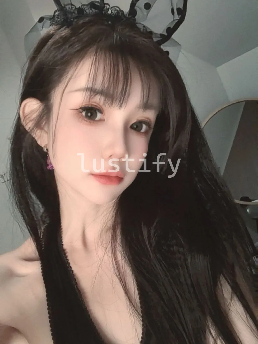 Photo 3 of Lucy