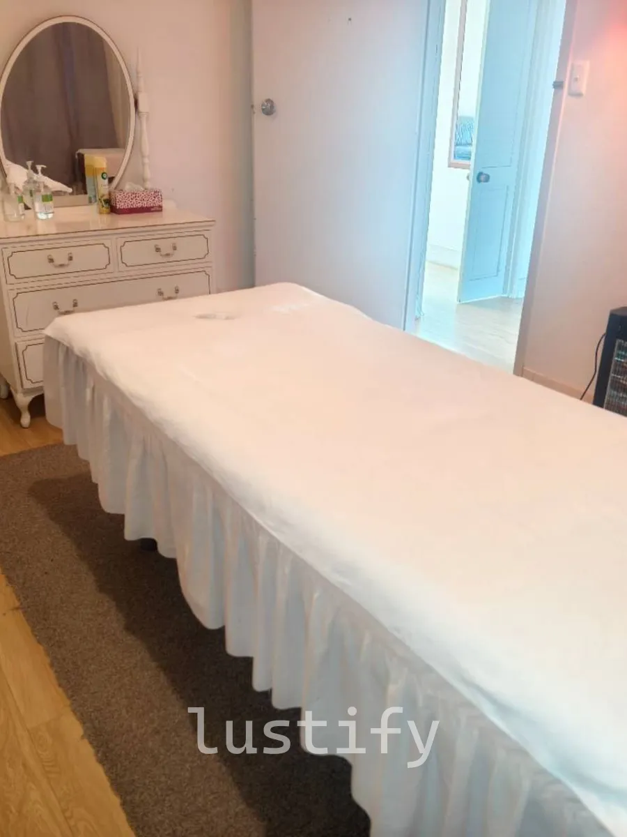 Photo 8 of Jessica-massage Avondale