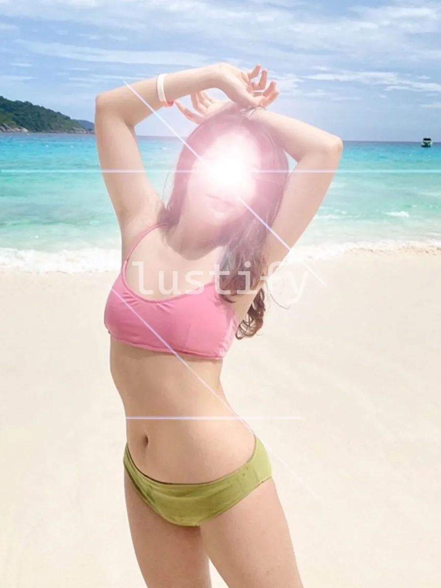 Photo 1 of Chloe