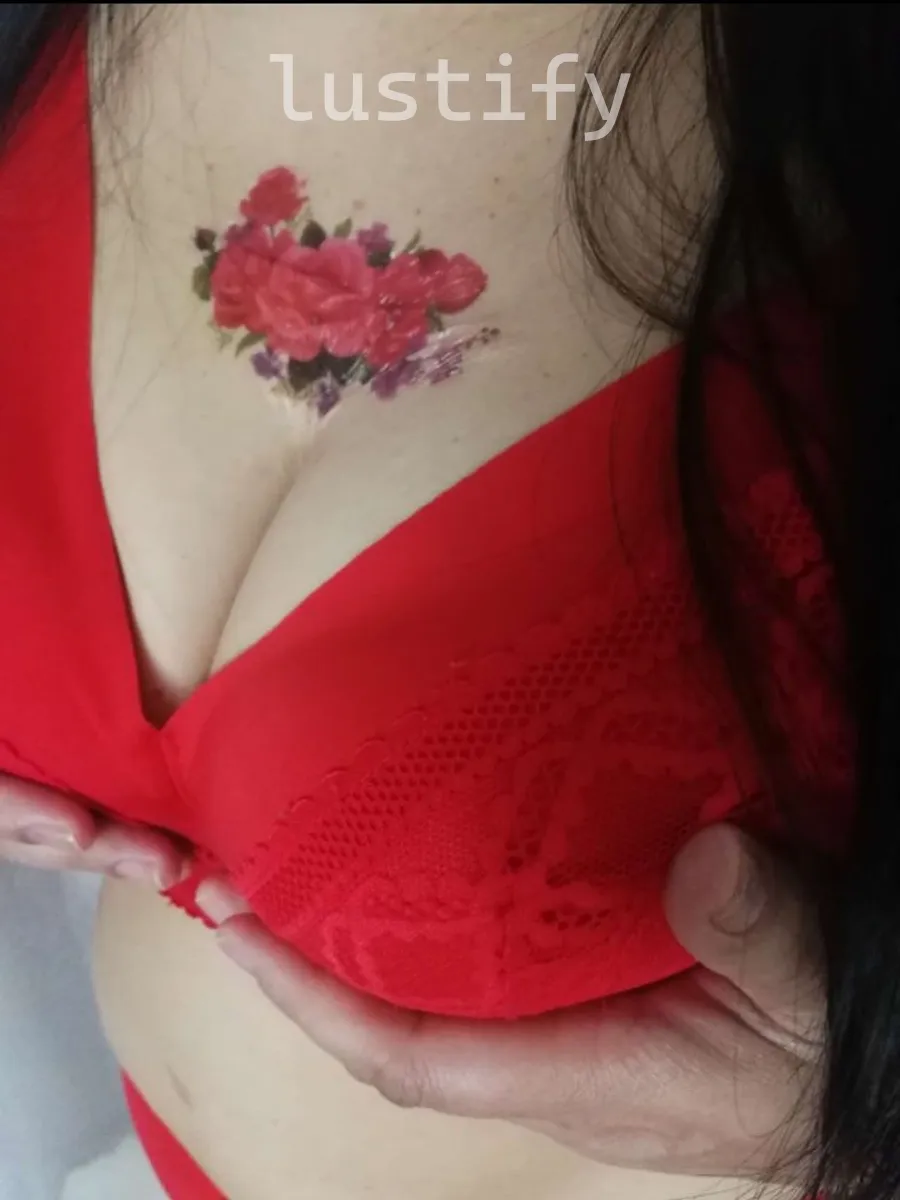 Photo 1 of Amy