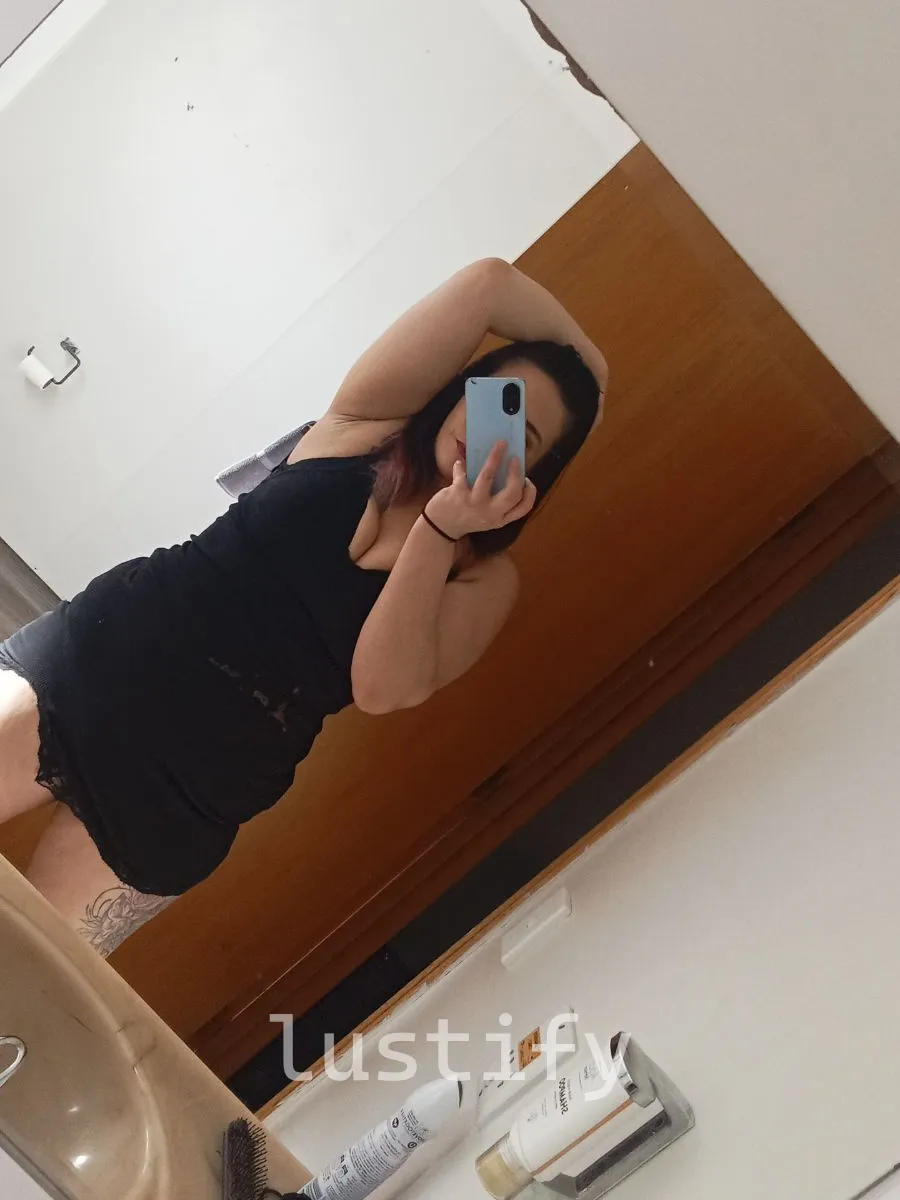 Photo 2 of Laady