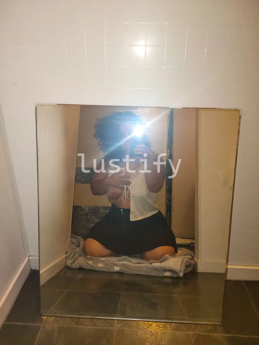Photo 1 of Holly
