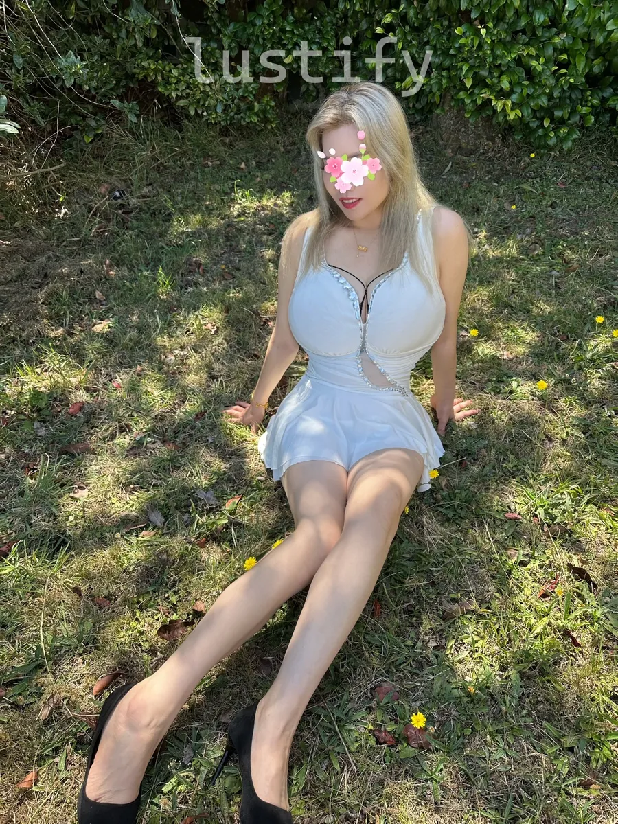 Photo 7 of Sabrina