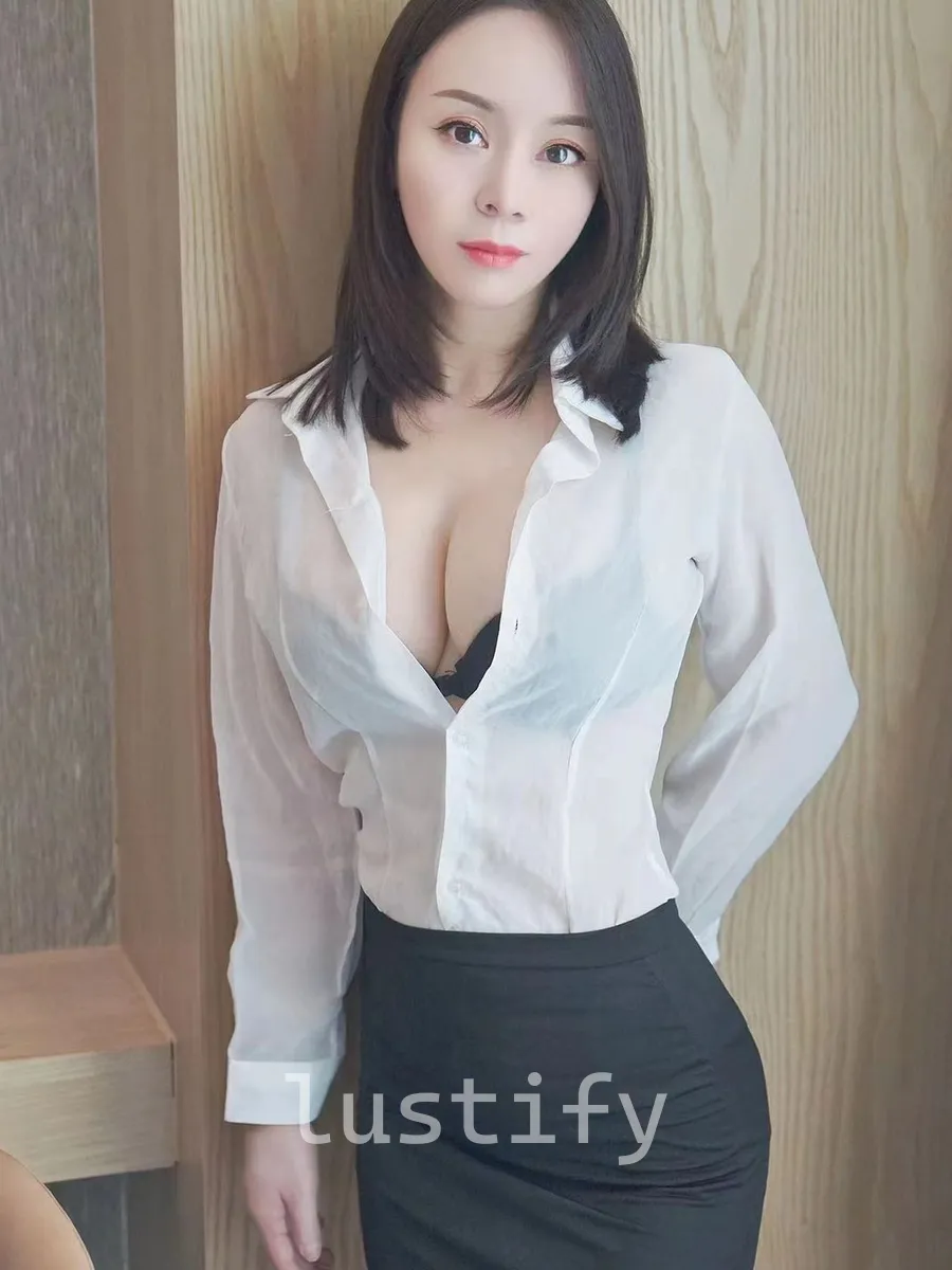 Photo 2 of Lena