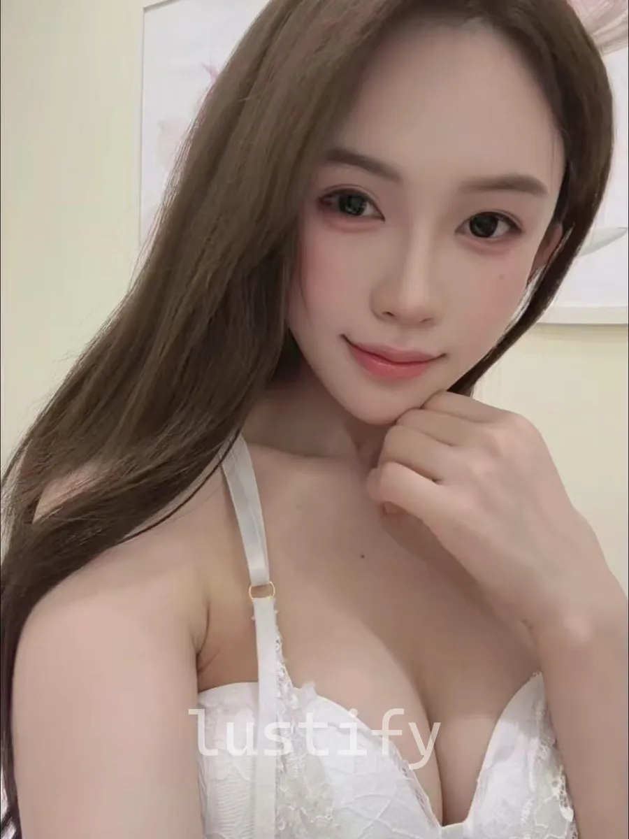 Photo 1 of babe-Stunning young student