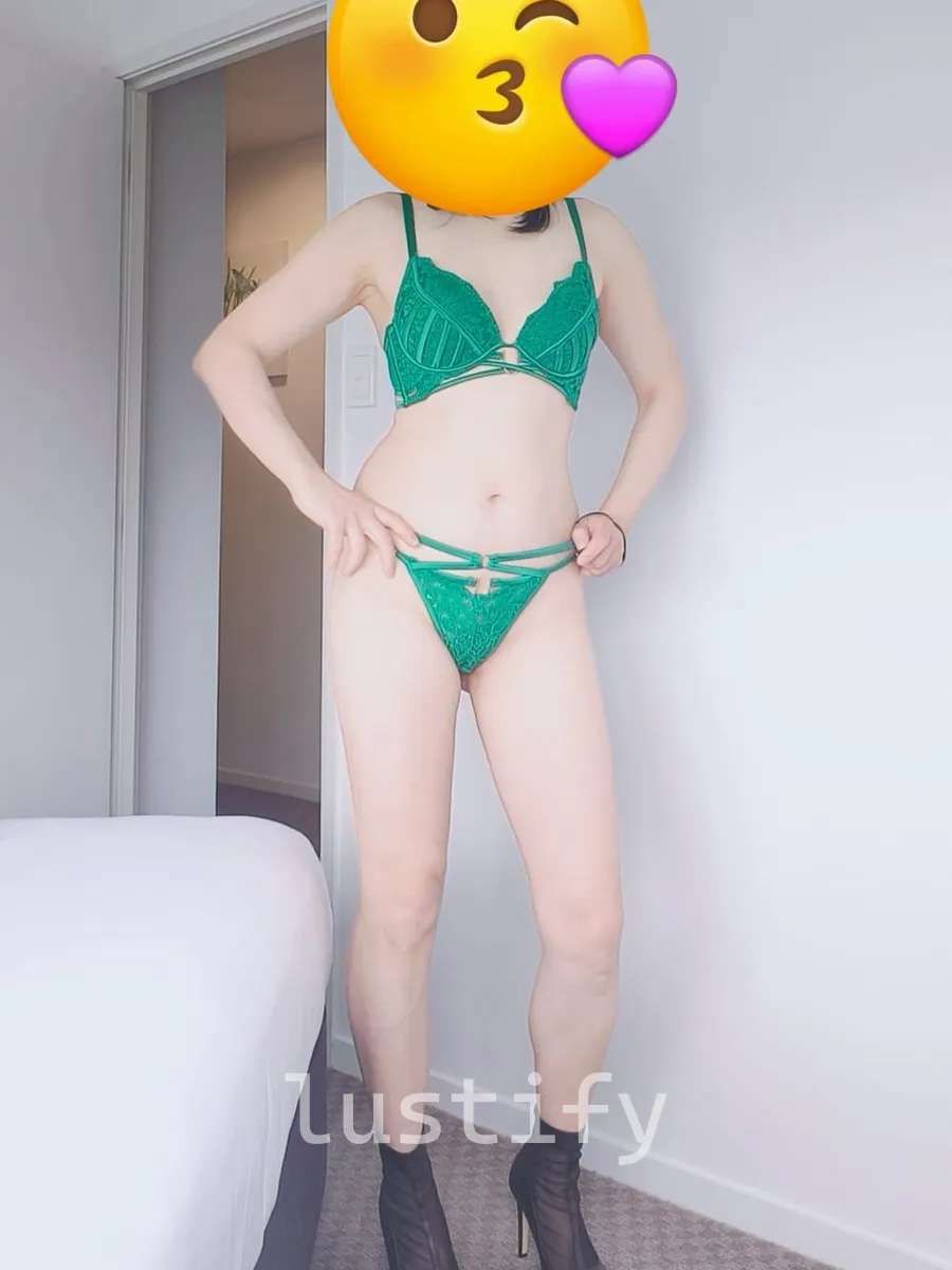 Photo 1 of Mistress YvonneSat1-8pm
