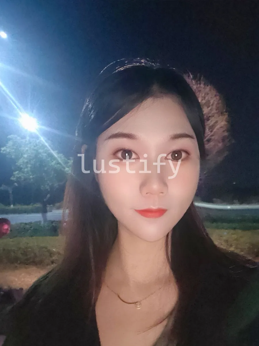 Photo 2 of Lily