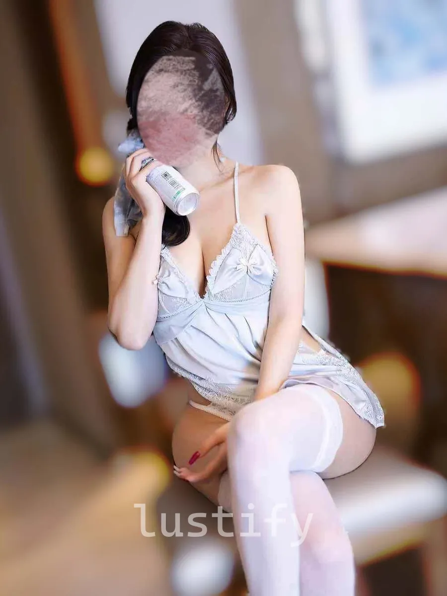 Photo 1 of Alice
