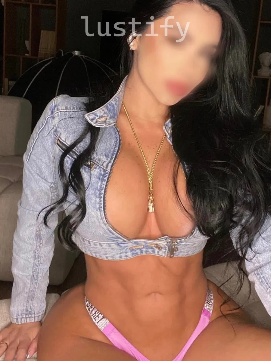 Photo 1 of Julia Spanish