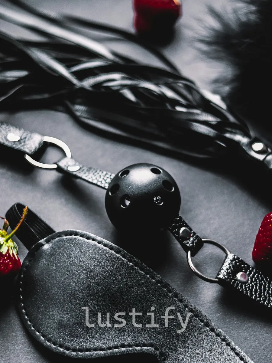 Photo 3 of Ms Kink