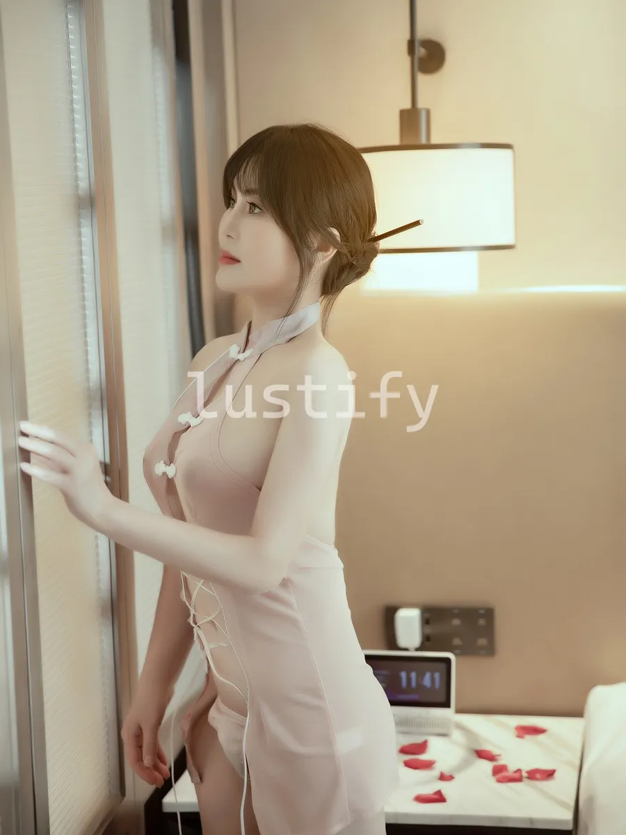 Photo 1 of Lilly