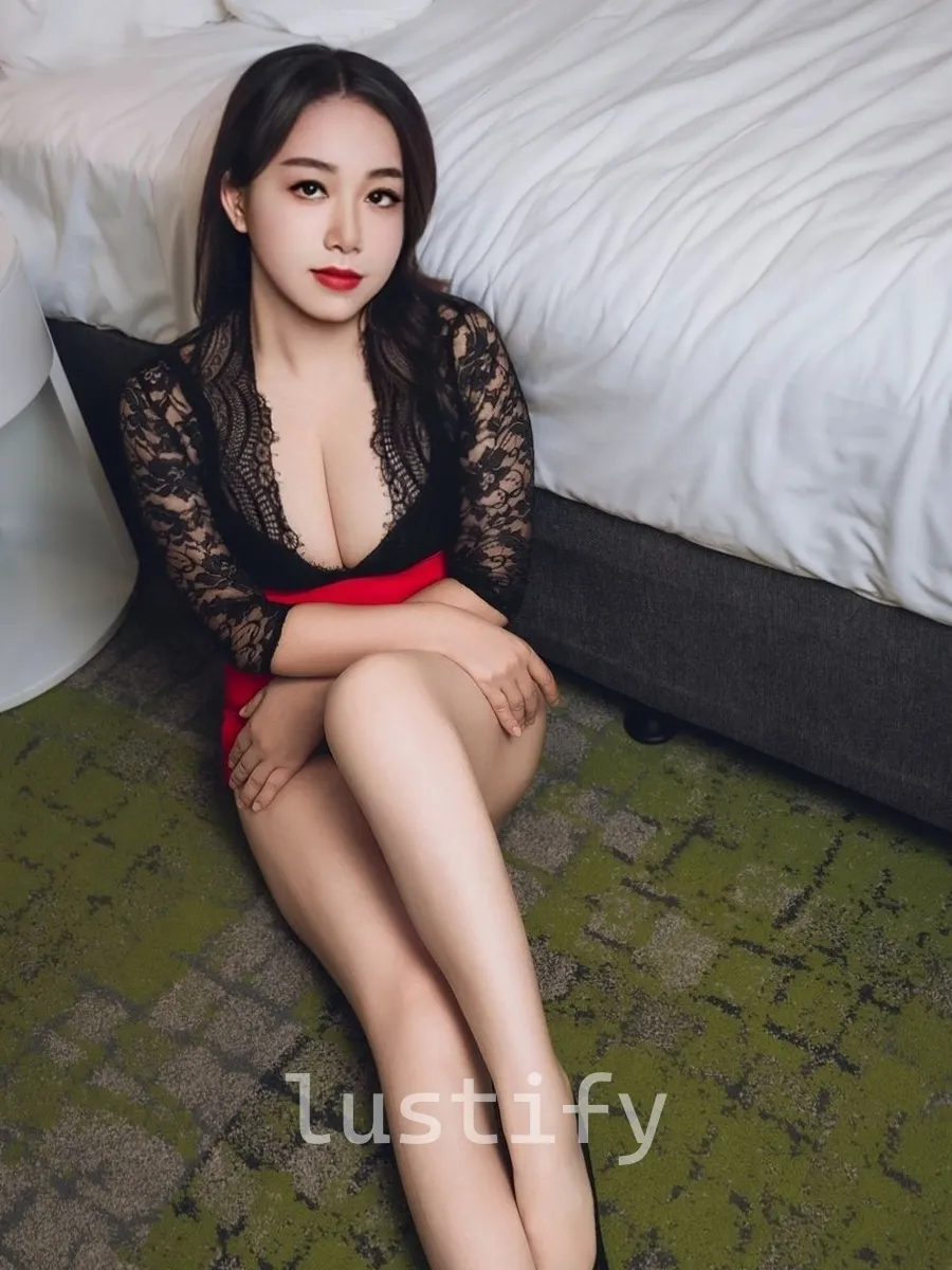 Photo 1 of Lily