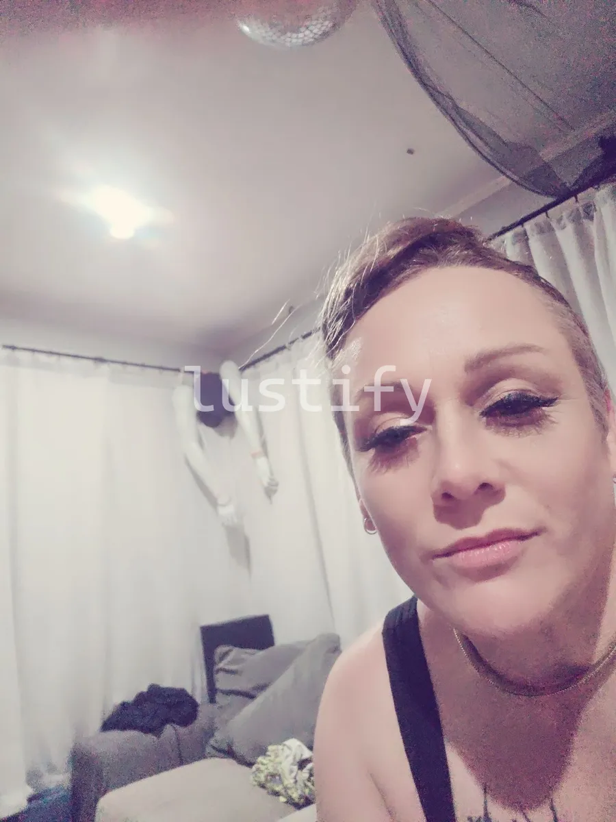 Photo 2 of Vera