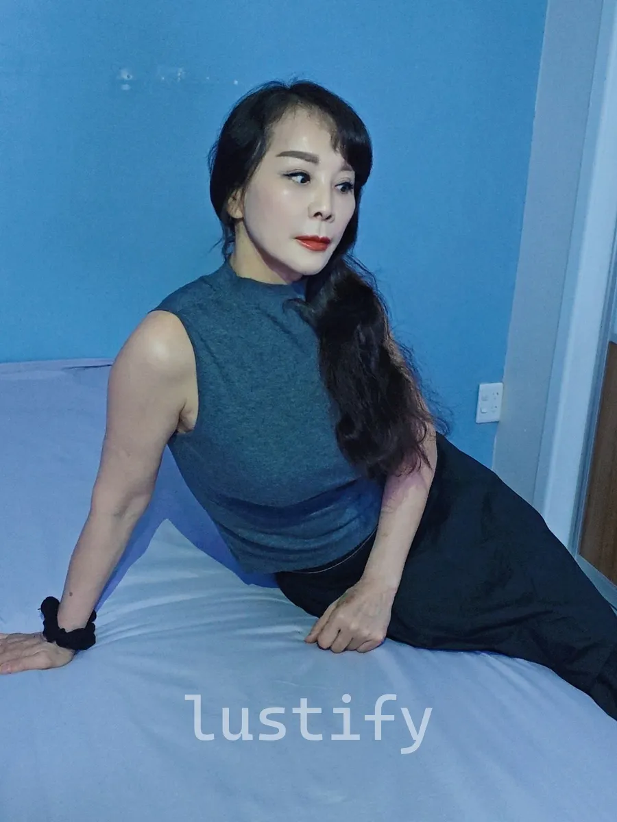 Photo 2 of Jennie