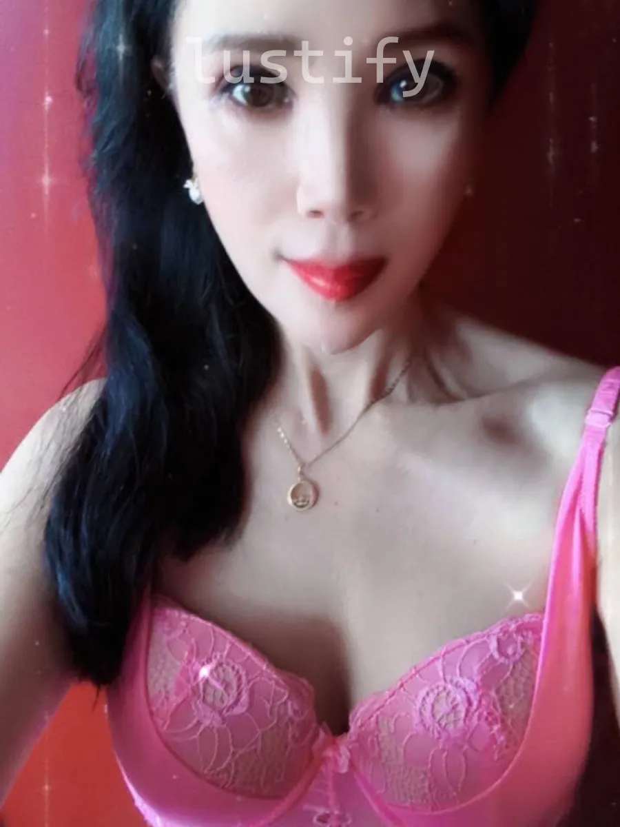 Photo 1 of LiLi