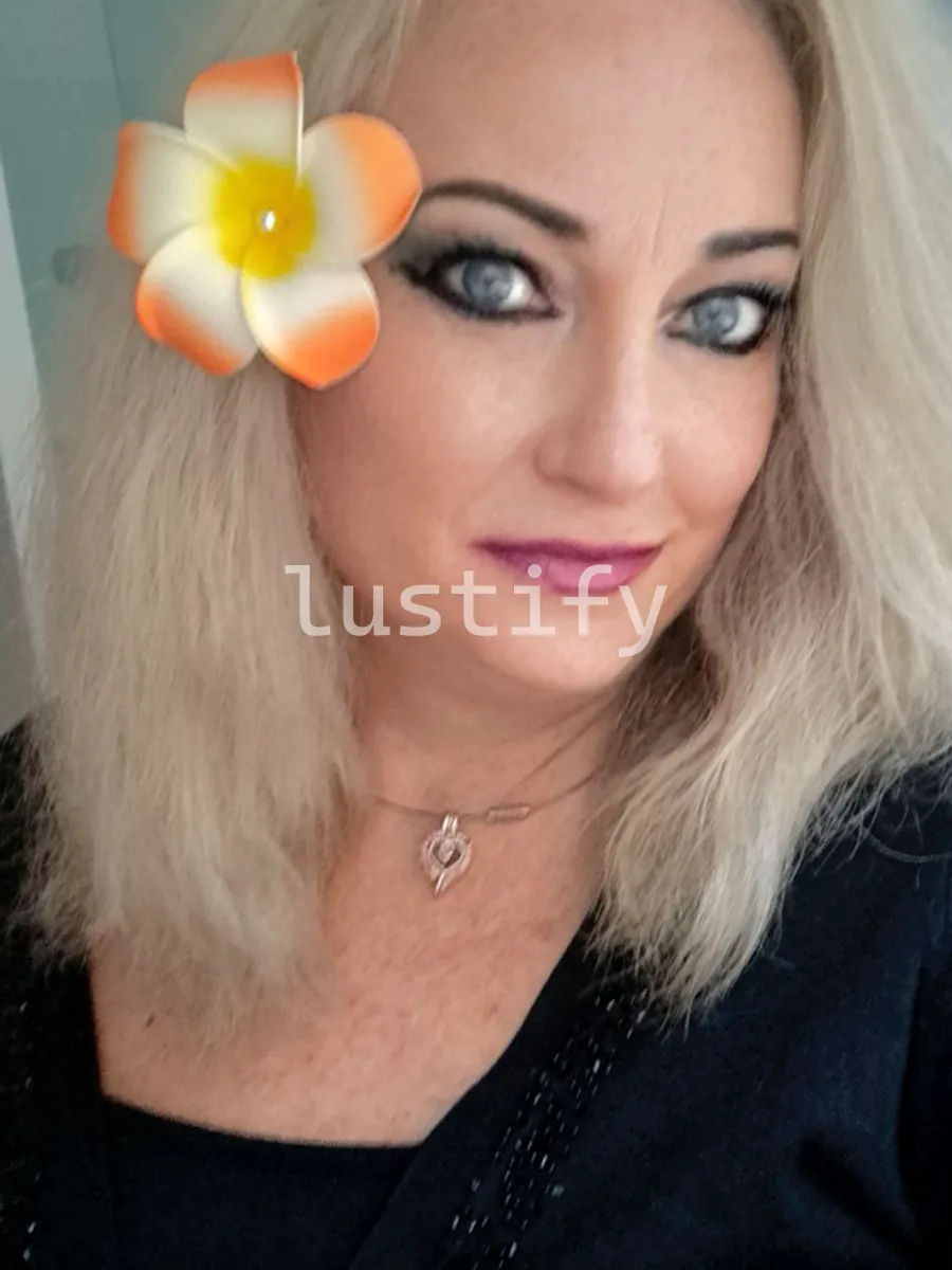Photo 1 of Venus rose escort
