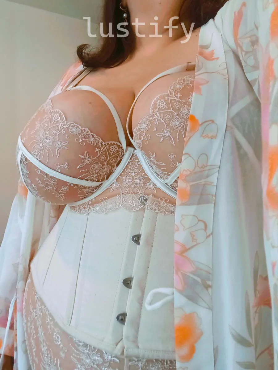Photo 4 of Dita Lingam Masseuse