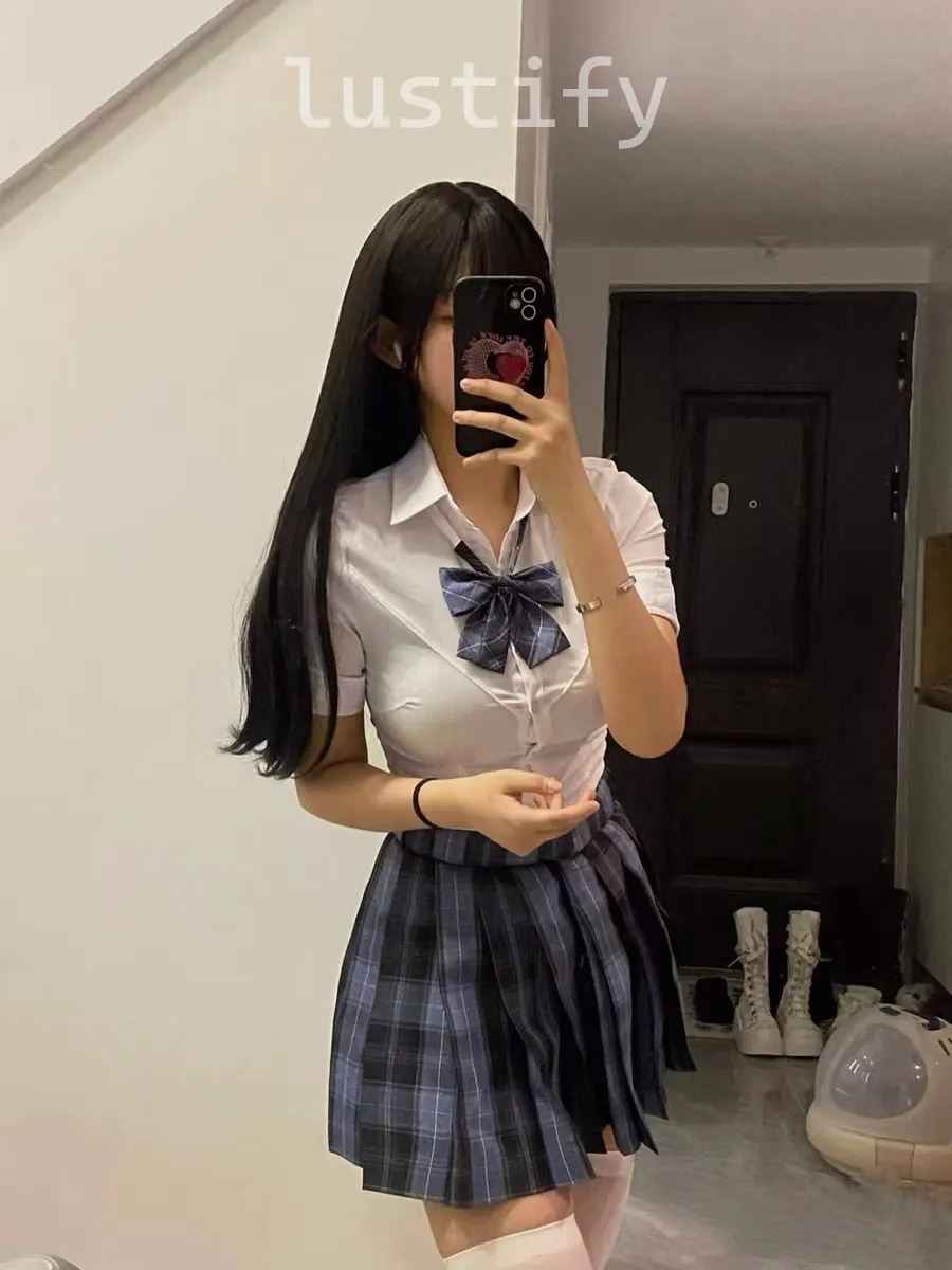 Photo 1 of Fiona -21 yrs student