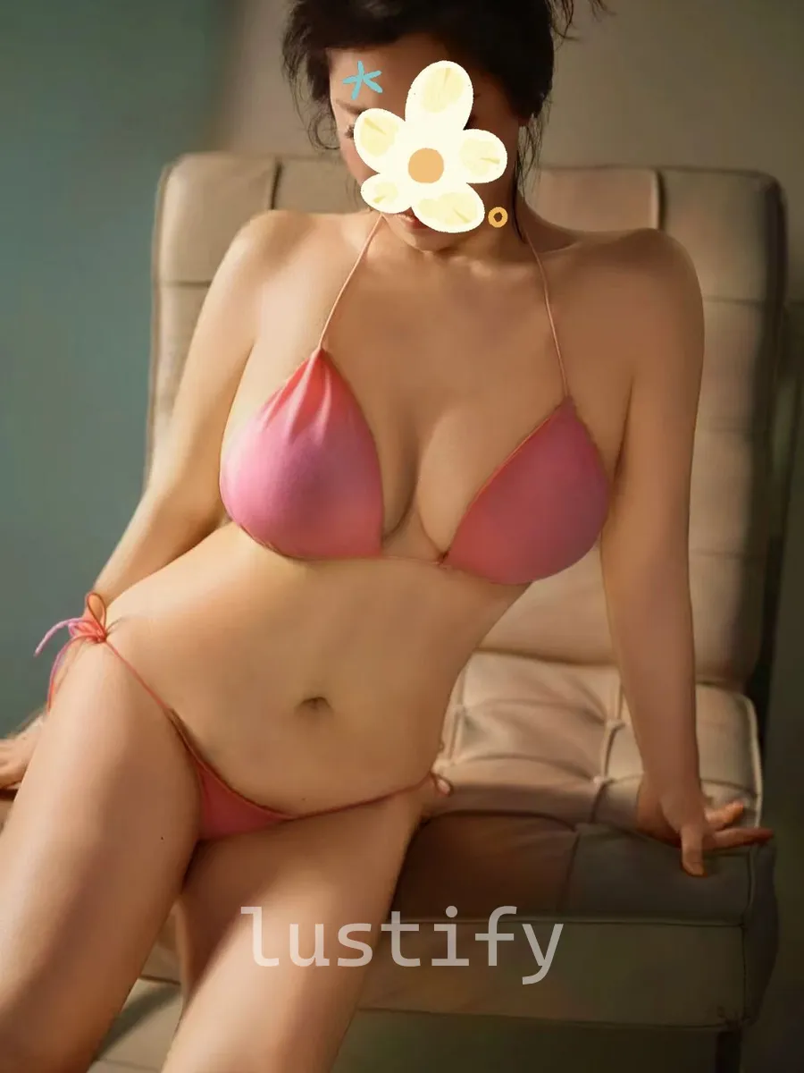 Photo 1 of Monica