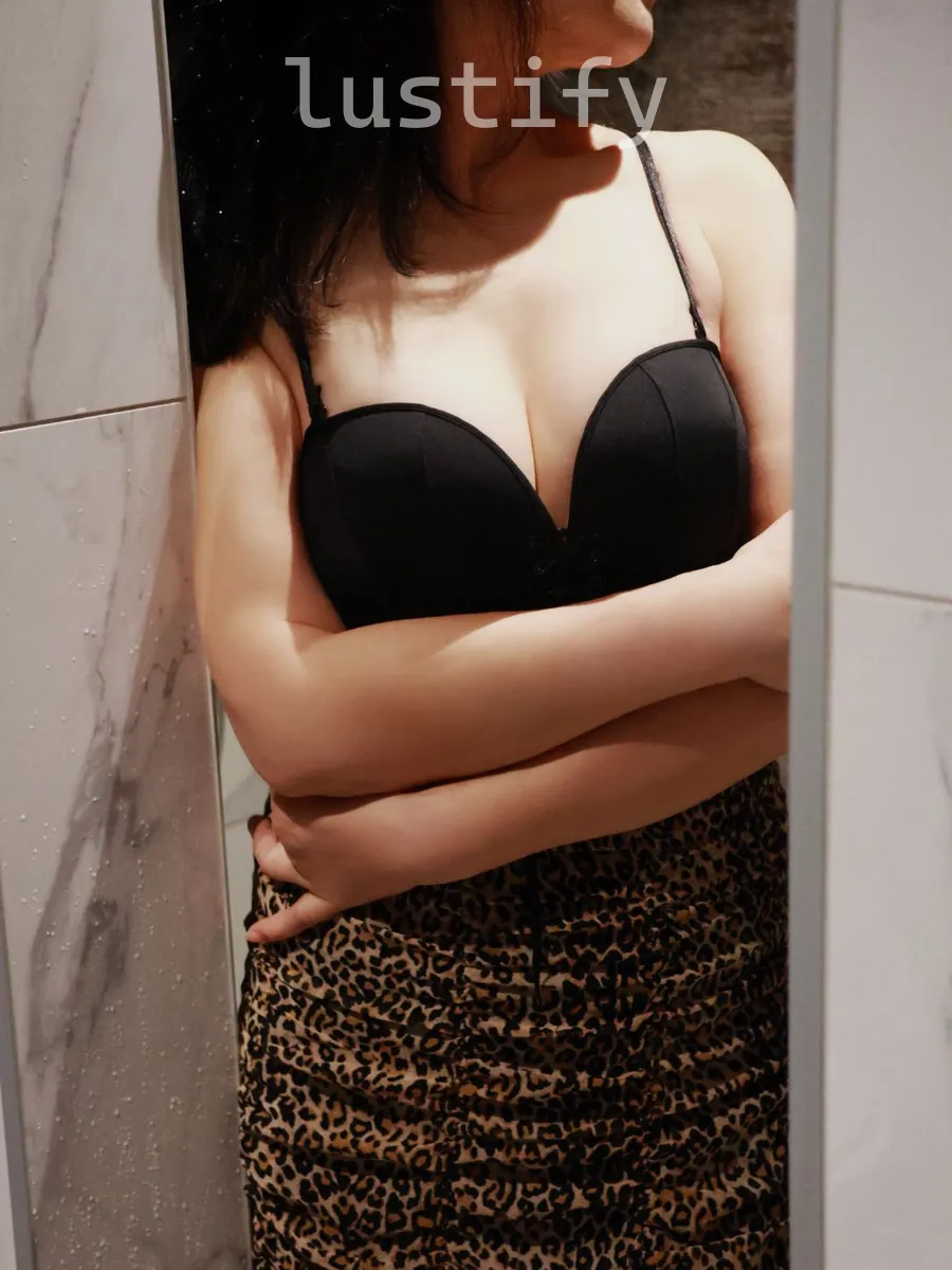 Photo 3 of Liya