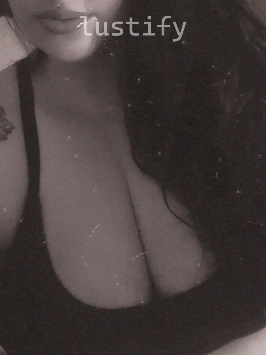 Photo 1 of Gina xoxo