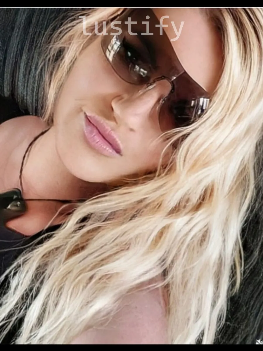 Photo 8 of Katie