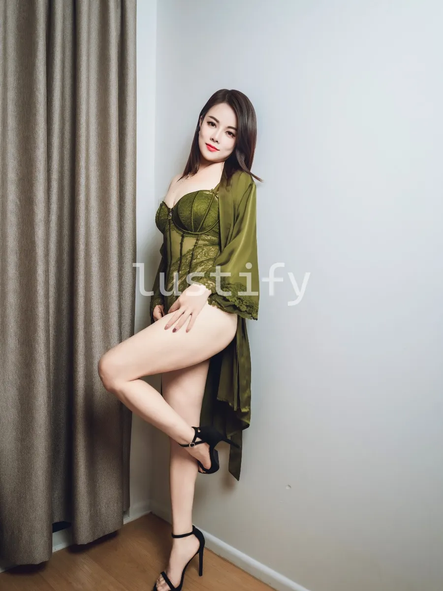 Photo 3 of YUMIKO