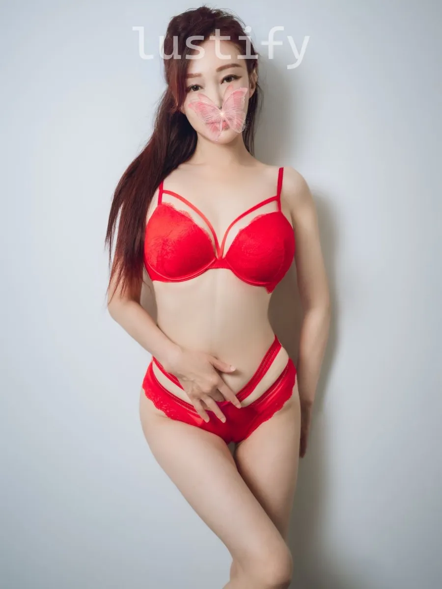 Photo 1 of Lily