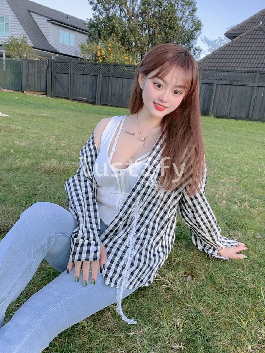 Photo 1 of Chloe