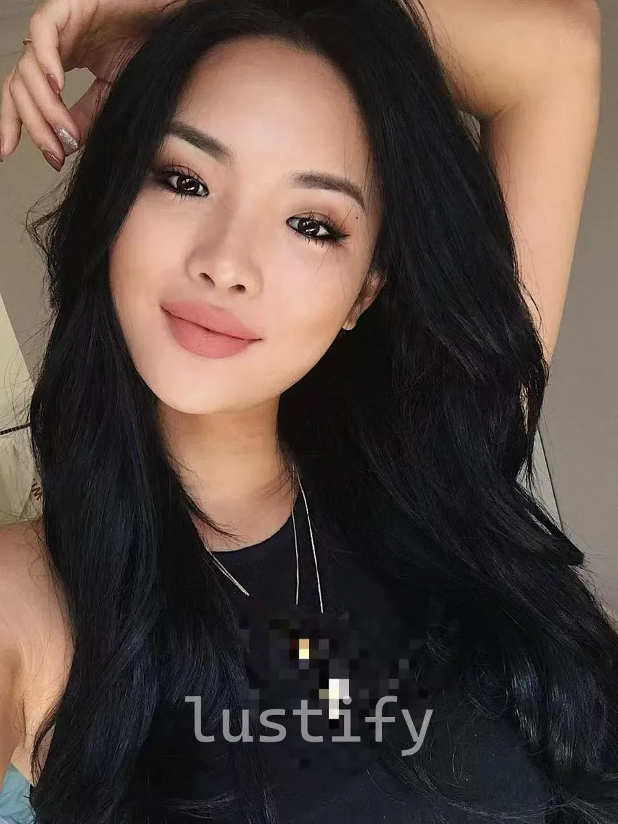 Photo 1 of Lisa