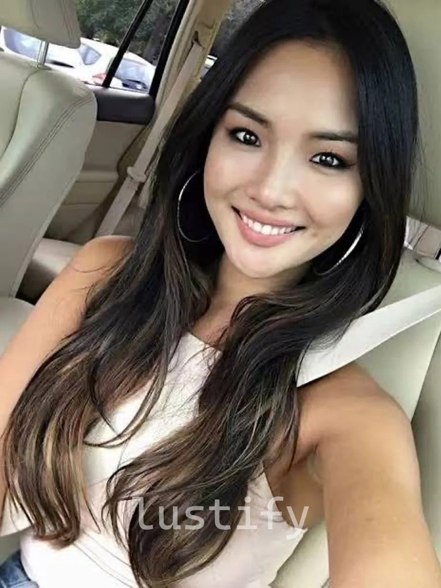 Photo 1 of Lisa