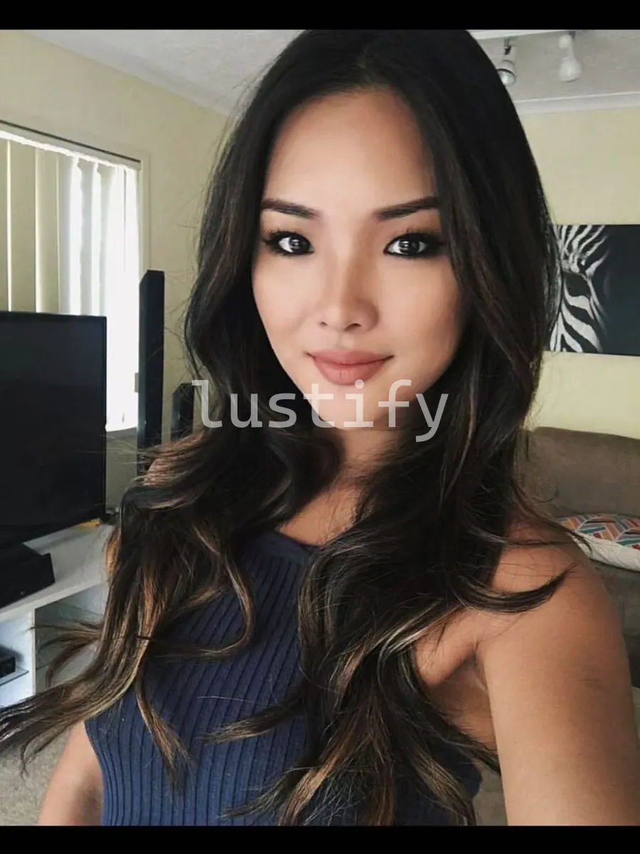 Photo 2 of Lisa