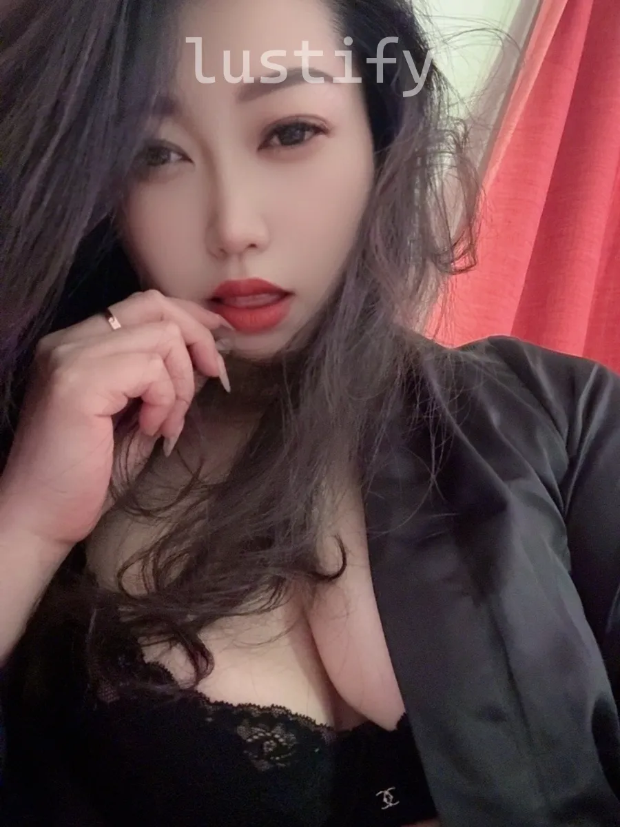 Photo 2 of Teacher Lisa