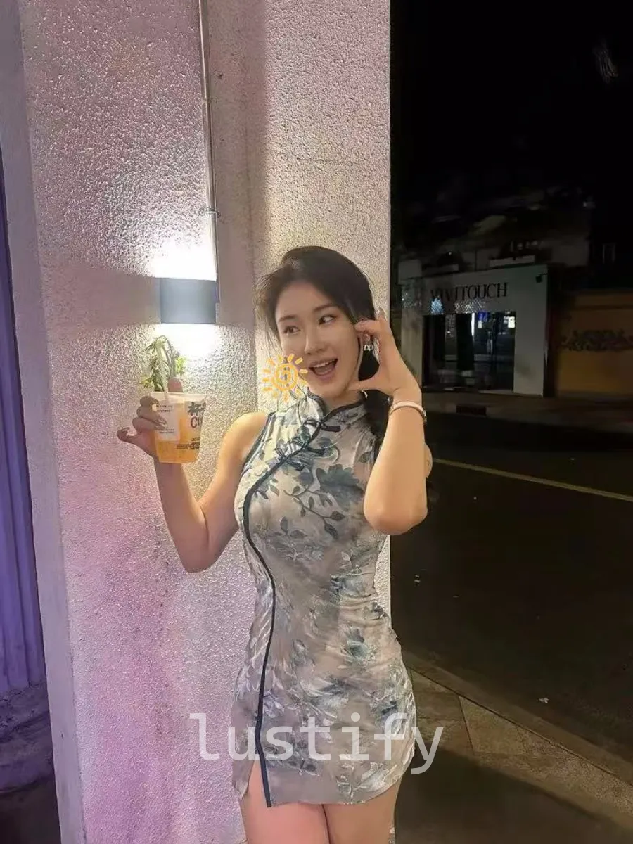 Photo 2 of tiffany