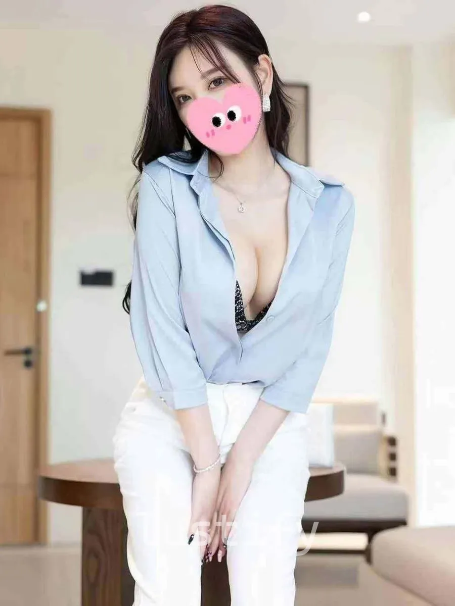 Photo 1 of Zoe
