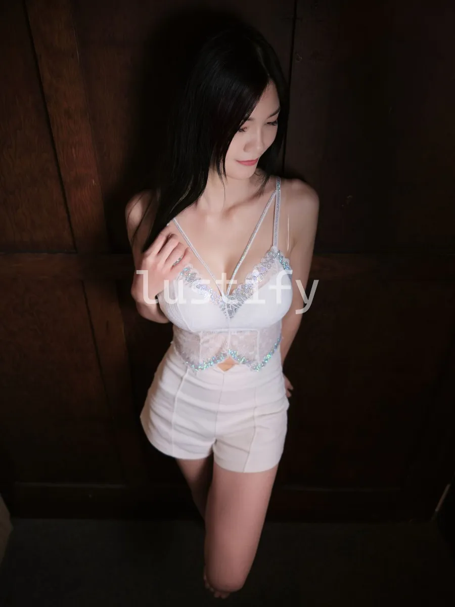 Photo 2 of Amber