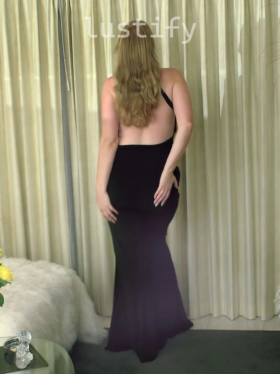 Photo 2 of Claudia leigh
