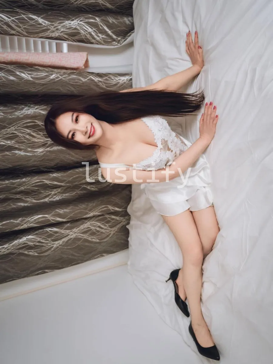 Photo 2 of Tiffany 2nd poison
