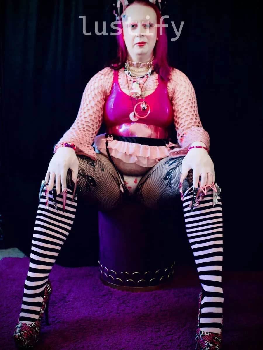 Photo 7 of Siren