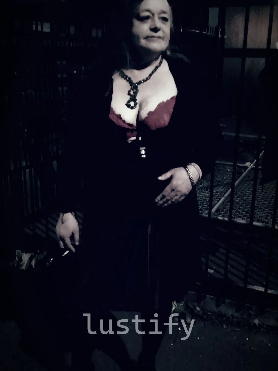 Photo 4 of Yvonne