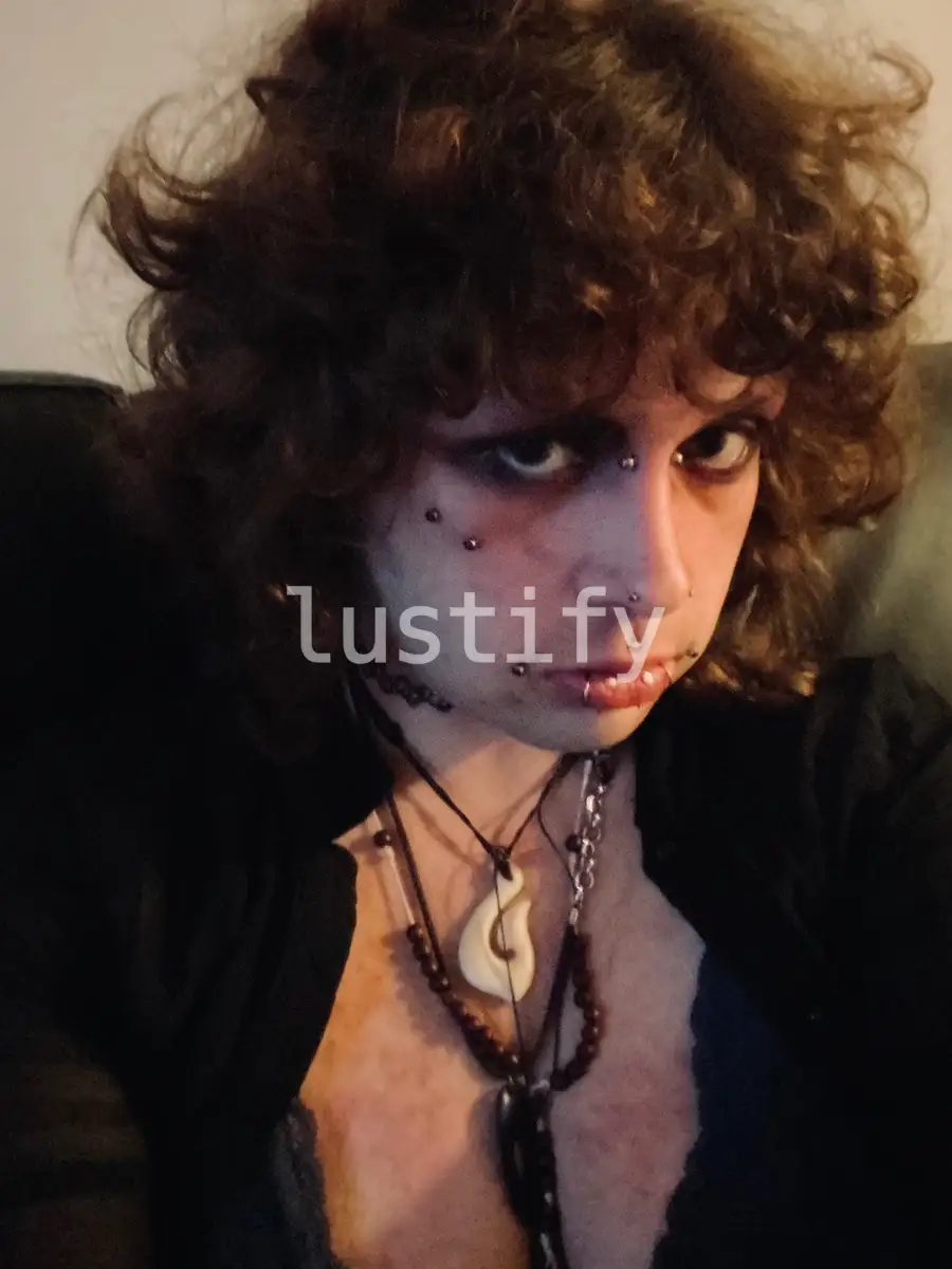 Photo 4 of Alice