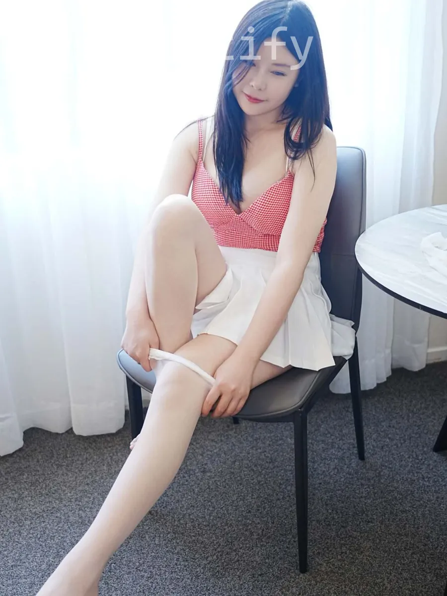 Photo 4 of Alina