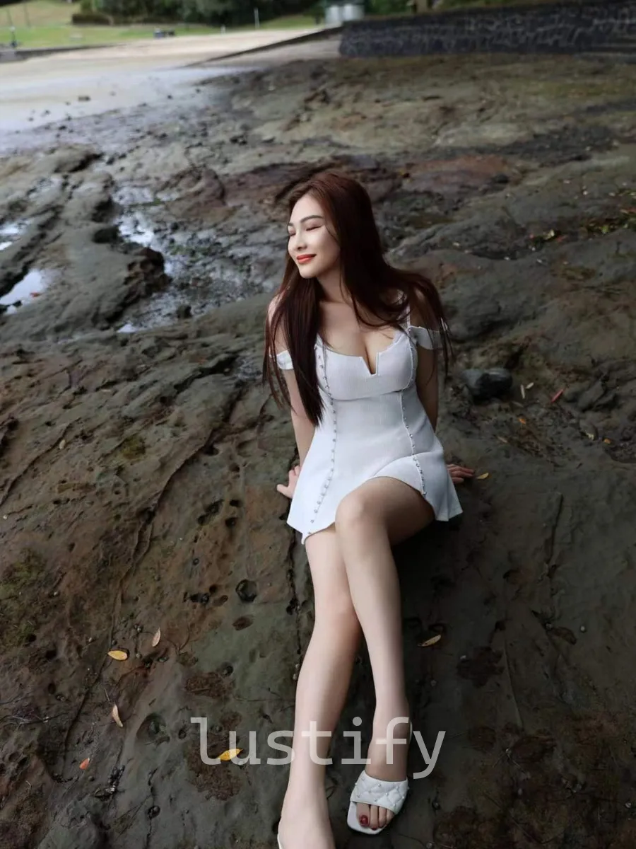 Photo 2 of Tiffany 2nd poison
