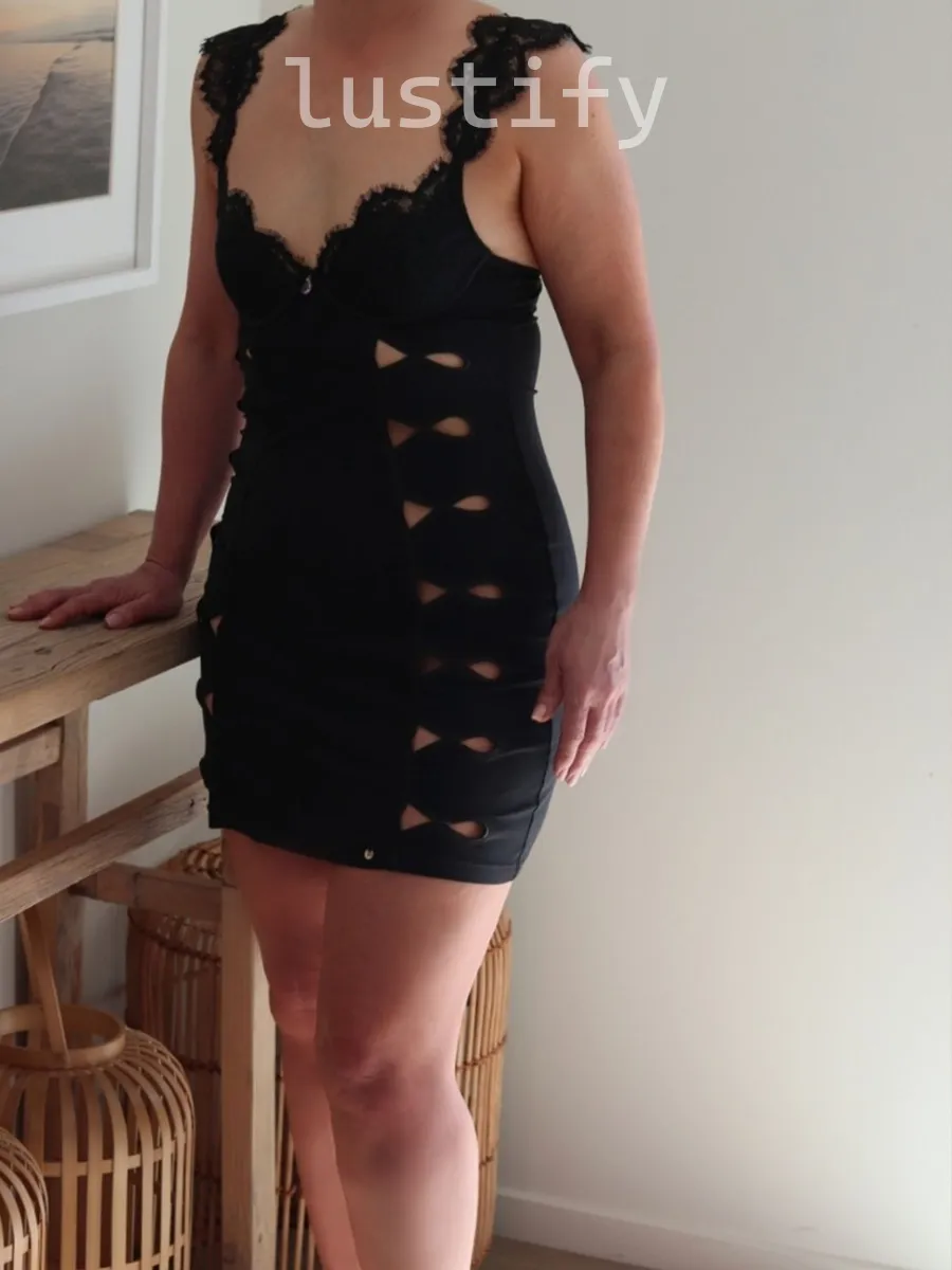 Photo 3 of Lauren